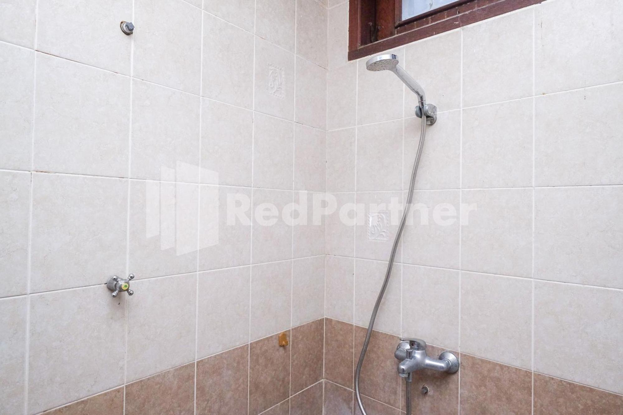 Griya Fatima Mitra Reddoorz Near Ugm Hotel Kejayan Bagian luar foto